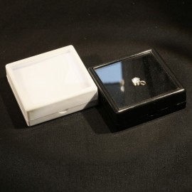 Edelstein-Boxen 60x60x17 weiß geschnitten Steinschutz schwarz