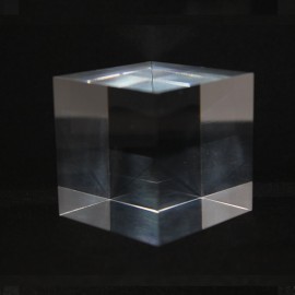Socle acrylique cube 80x80x80mm